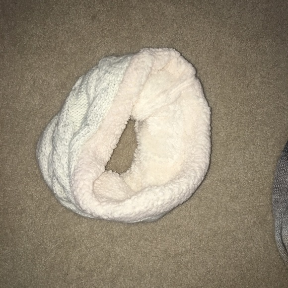 Infinity scarfs multiple - Picture 2 of 4